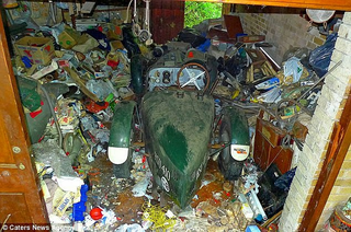 Illustration for article titled Another dose of sadness: Abandoned cars part 2